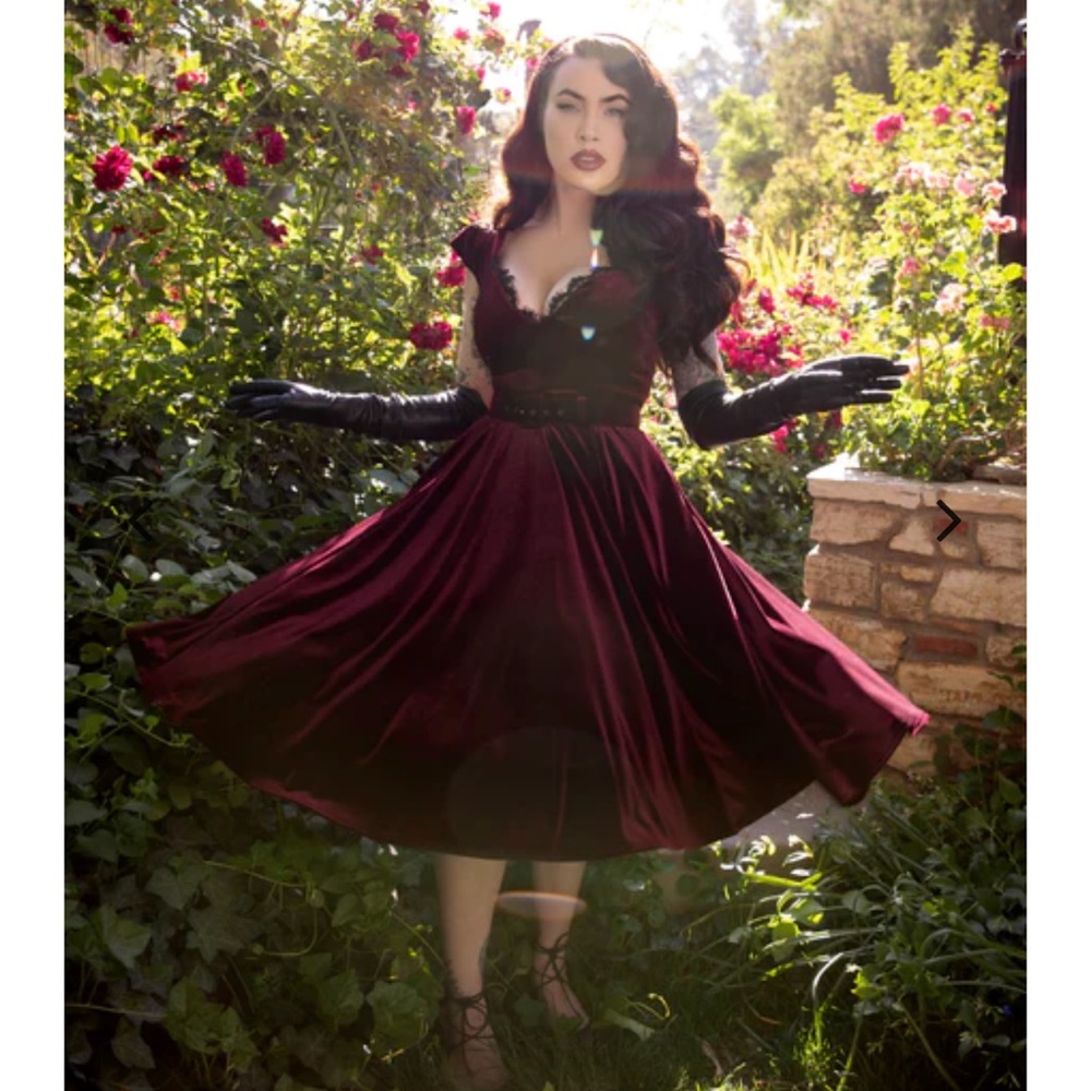 EUC LFEN 3x oxblood Baudelaire swing with belt